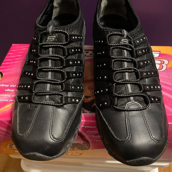 Sketchers Shoes - Sketchers Sassies in Black Size 8.5